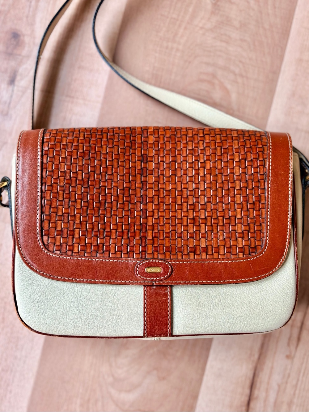 Vintage Bally Italian Leather Crossbody Bag - Picture 2 of 15